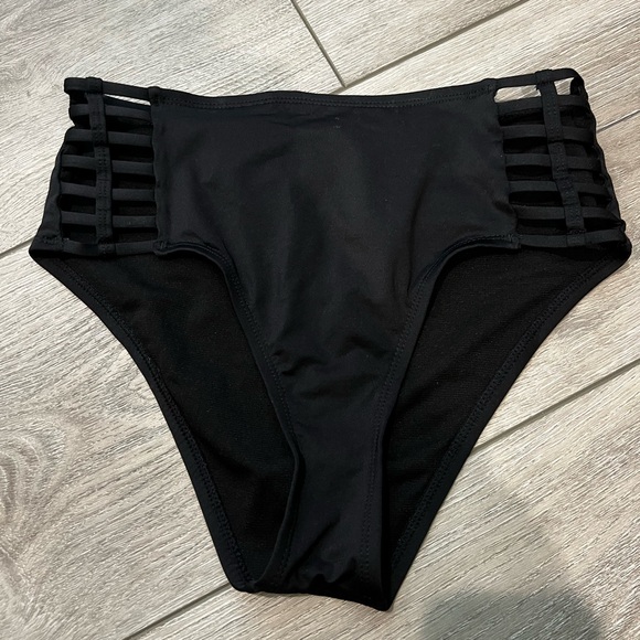 High waisted swim bottoms - Picture 1 of 1